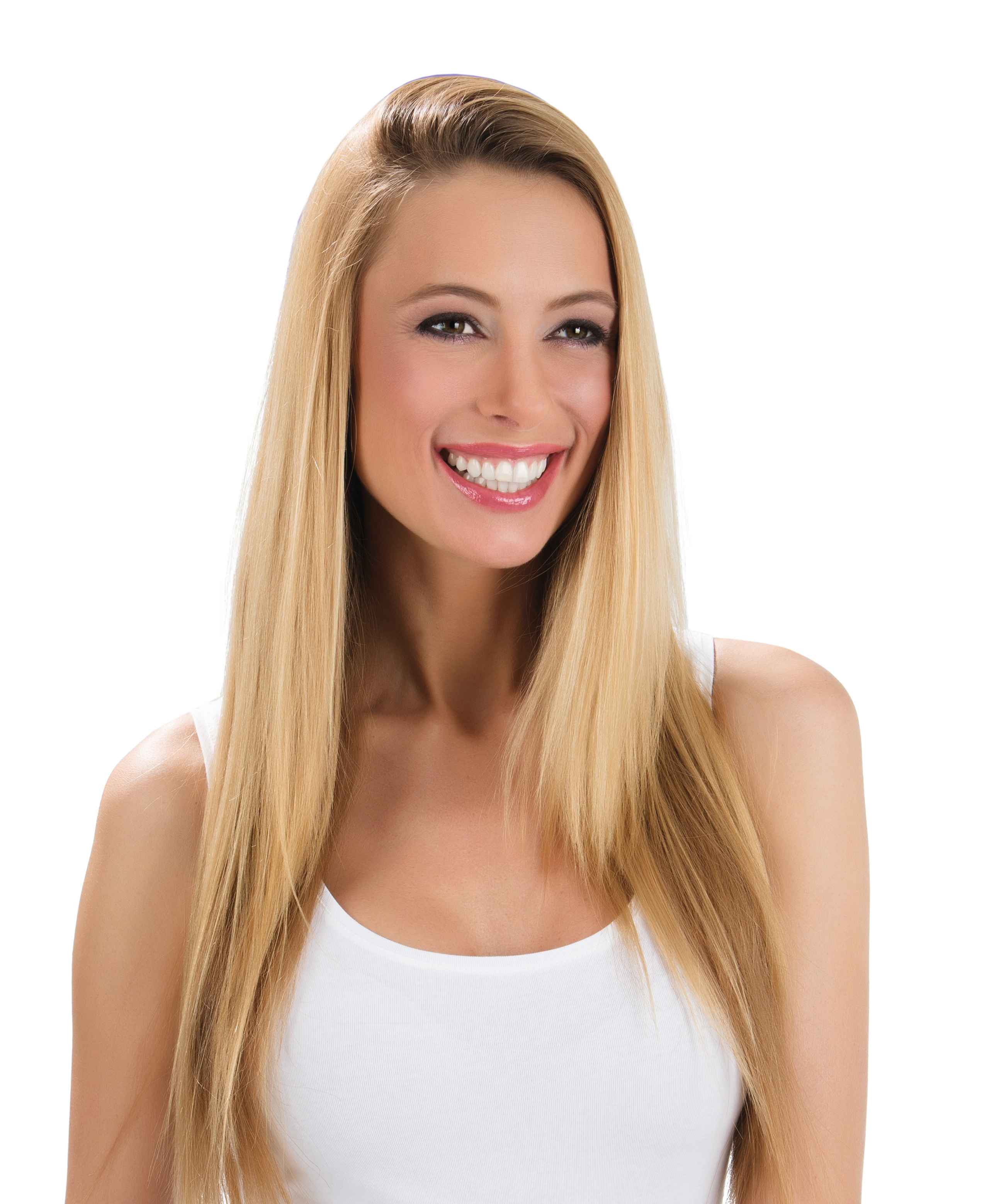 Lächelnde blonde Frau mit weißem Tanktop, schaut zur Seite.