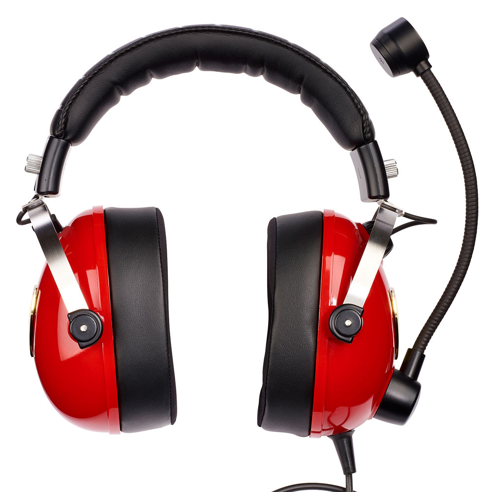 Rotes und schwarzes Luftfahrt-Headset mit Mikrofon.