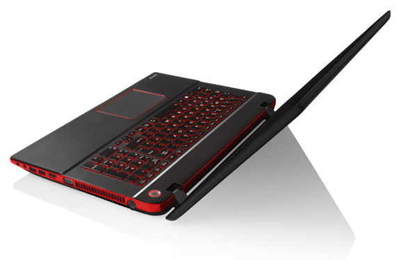 TOSHIBA Toshıba Qosmio X70-A-13P İ7-4700Mq 16G 2Tb + 256Gssd 17.3 3Gvga W8.1