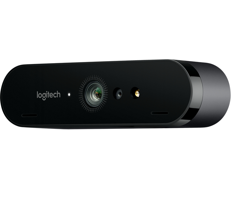 Beyaz bir arka plan üzerinde mercek, ışık ve logo bulunan siyah bir Logitech web kamerası.