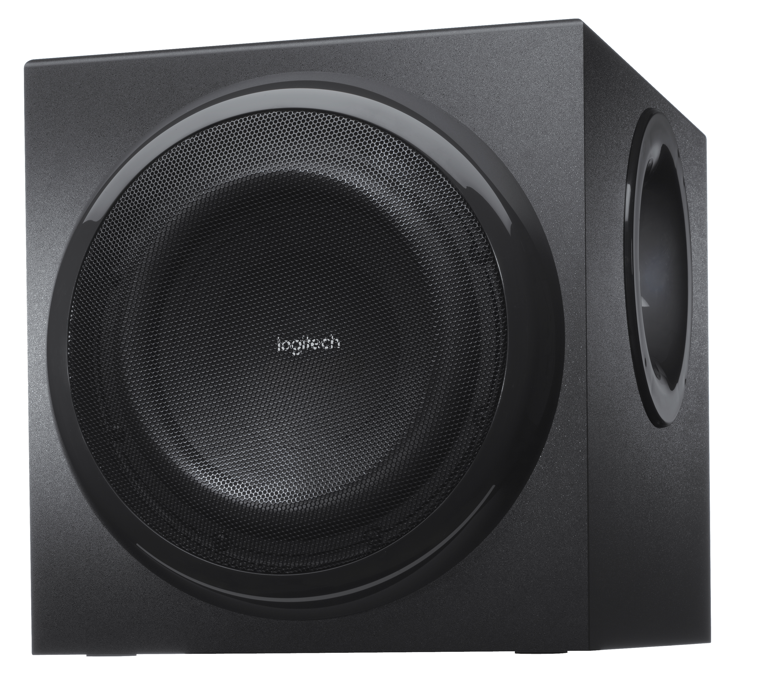 Büyük bir hoparlör ve yan tarafta daha küçük bir bağlantı noktası olan siyah subwoofer, yakın çekim.