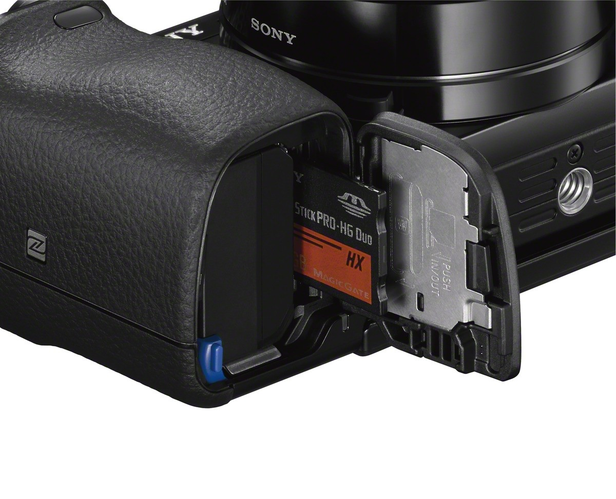 SONY Alpha 6000 Body (ILCE-6000) Systemkamera, 7,6 cm Display, WLAN