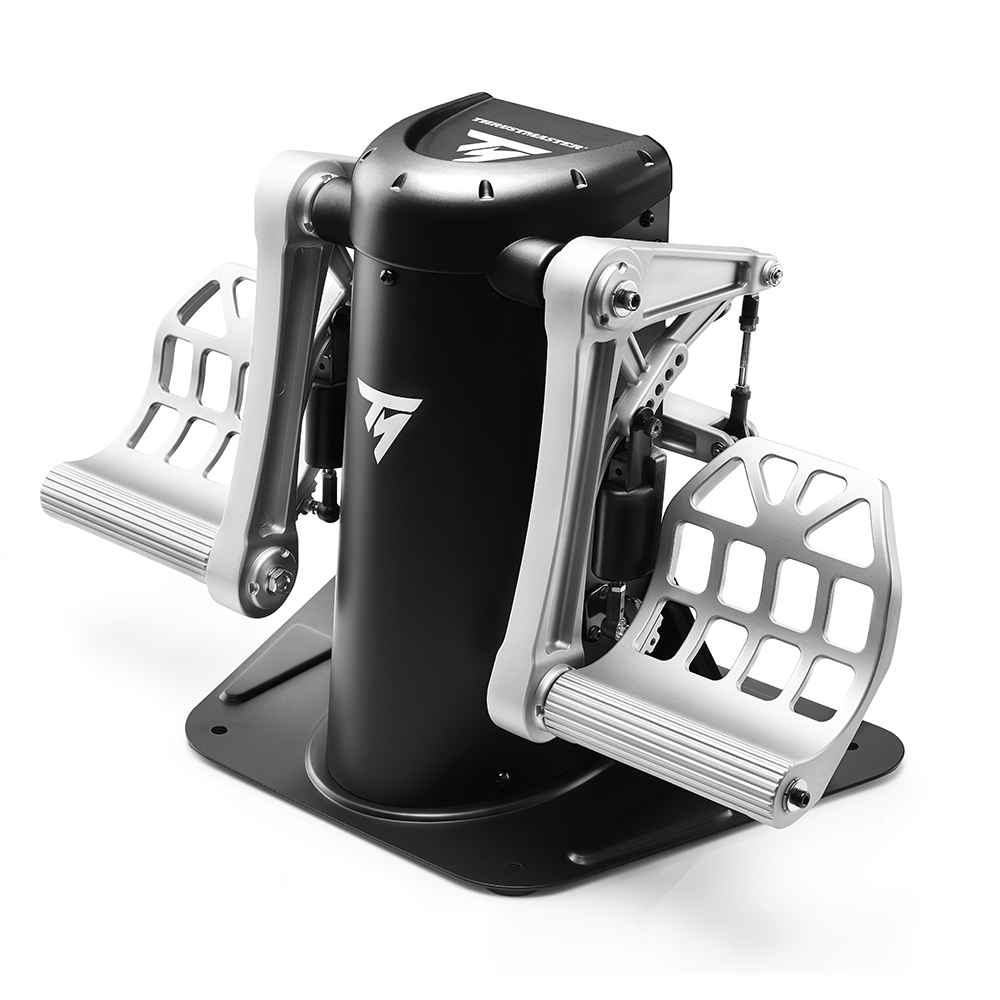 Ein schwarzes und silbernes Ruderpedal-Set für den Flugsimulator auf weißem Hintergrund.