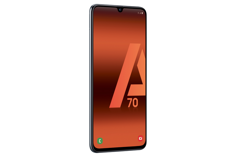 Teléfono Samsung A70 en tonos naranjas. El teléfono es negro con el logotipo A70 visible.