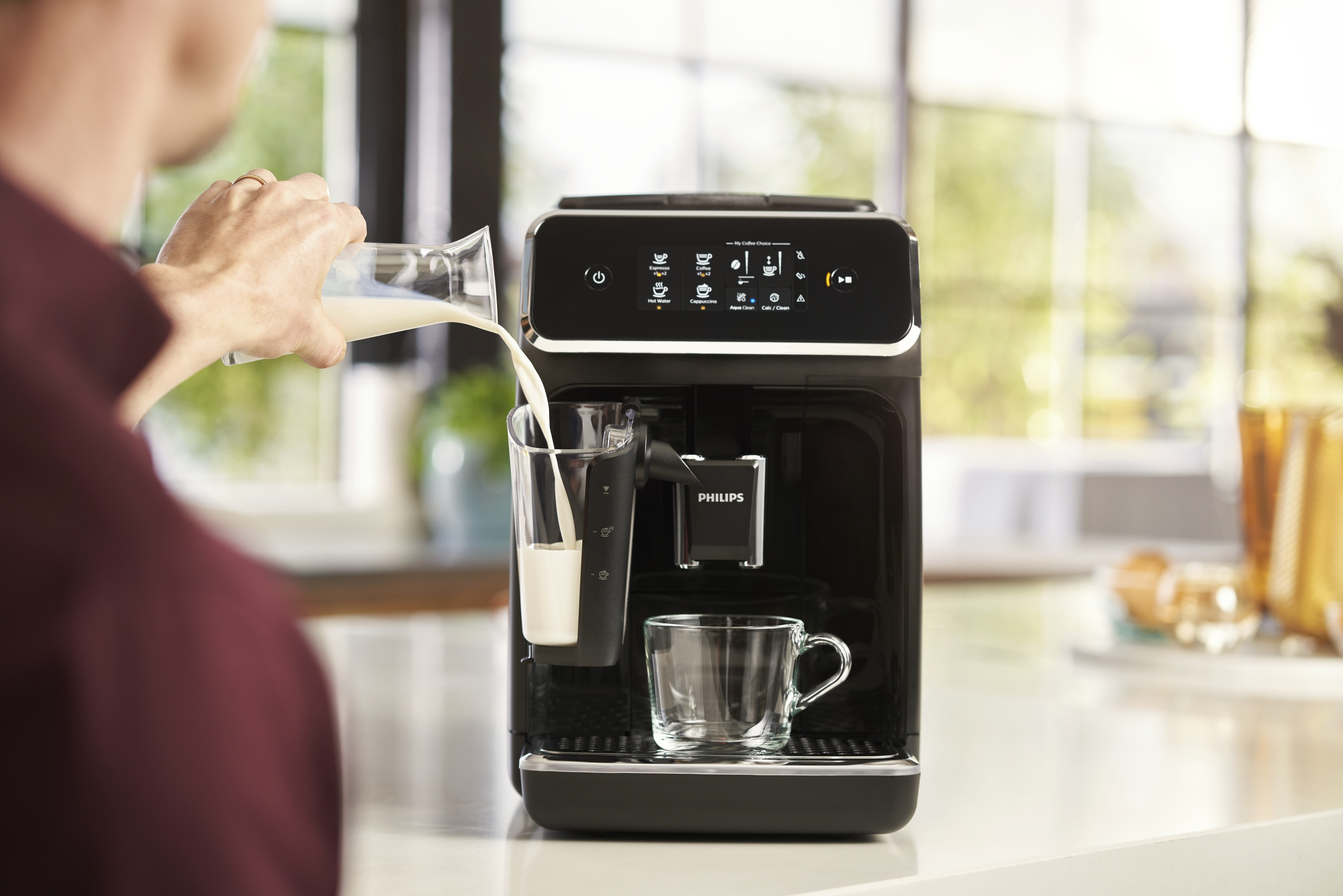 PHILIPS EP2231/40 Serie 2200 Latte GO Kaffeevollautomat (Matt Schwarz, Keramikmahlwerk, 15 bar, integrierter Milchbehälter)