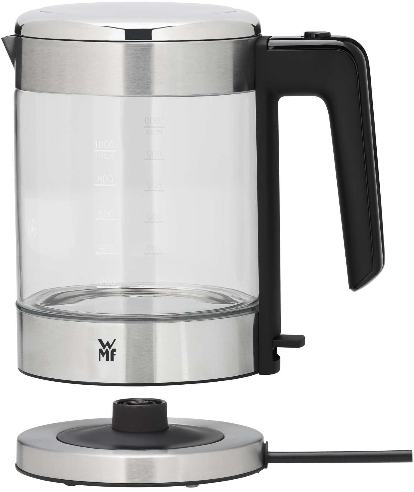 Glazen elektrische waterkoker op zijn voet. Hij heeft een zwart handvat en een zilveren bovenkant.