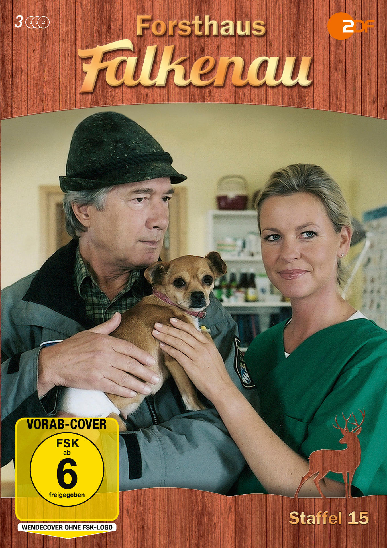 Cover von Forsthaus Falkenau mit einem Mann, einer Frau und einem kleinen Hund. Das Cover ist auf Deutsch.