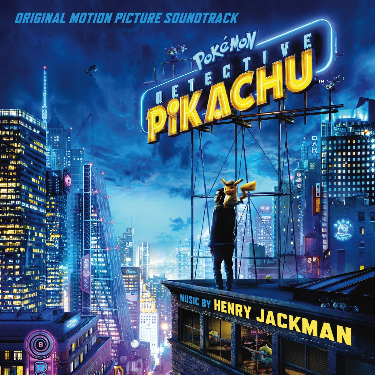 Filmposter: Detective Pikachu auf einem Dach, Stadtkulisse. Neonschild, Pikachu-Figur und Musikkredit.
