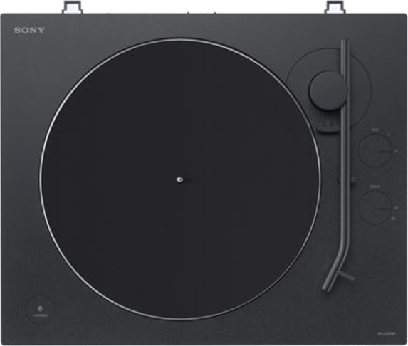 Zwarte Sony platenspeler, bovenaanzicht. Inclusief draaitafel, toonarm en bedieningsknoppen.