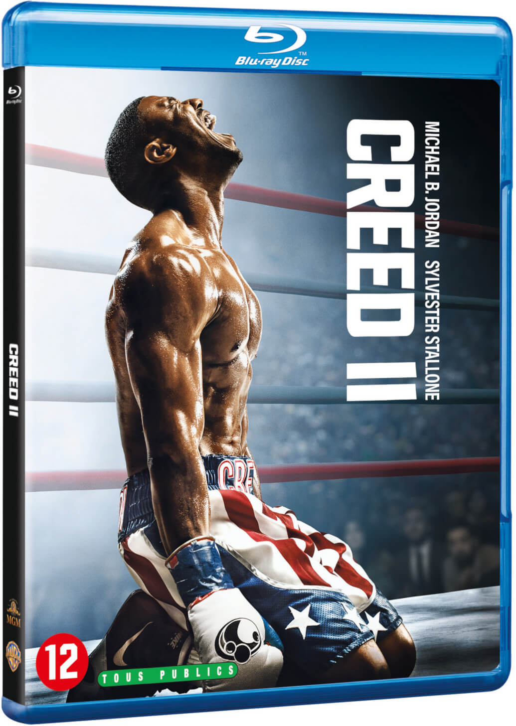 Blu-ray hoes, gespierde man knielend in boksbroek.