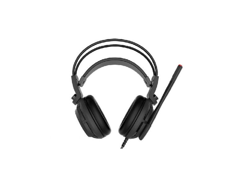 Auriculares gaming negros. Los auriculares tienen dos auriculares y un micrófono. El cable está conectado.