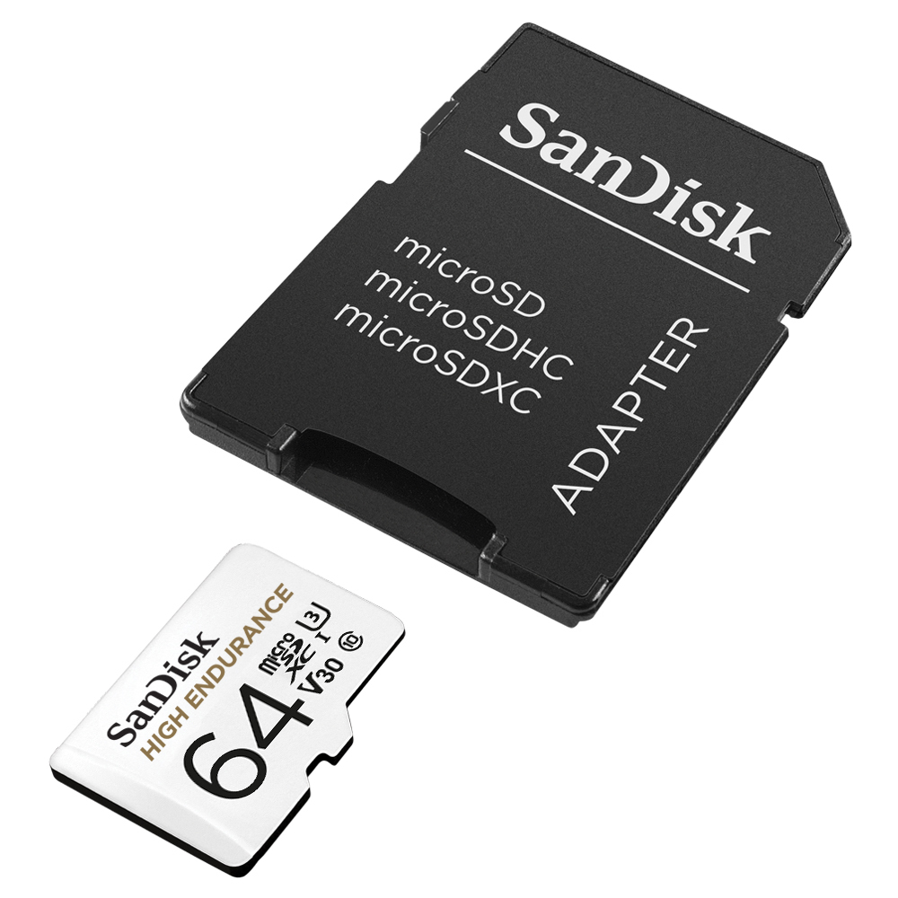 SD-Karte und Adapter. Schwarze SD-Karte mit weißem Text, Adapterkarte. Weißer Hintergrund, Nahaufnahme.