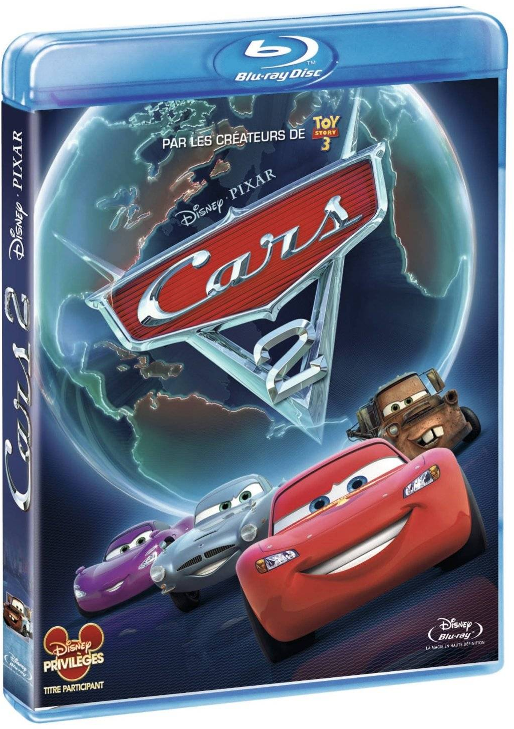 Couverture Blu-ray de Cars 2. Les personnages de Cars 2 sont présentés. Fond bleu avec le globe et le titre.