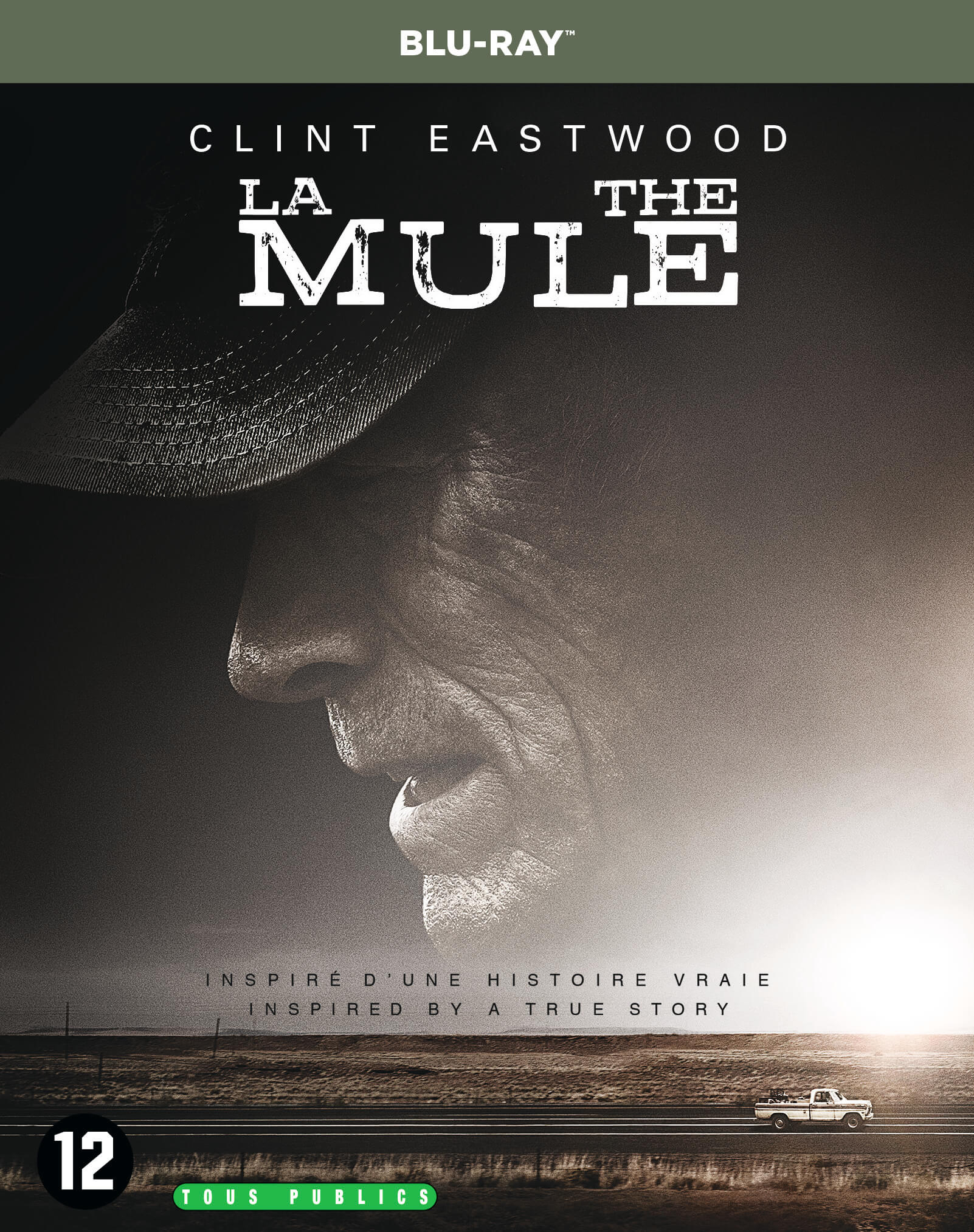 Couverture du film : The Mule, Clint Eastwood. Image en noir et blanc de Clint avec un chapeau, une voiture derrière.