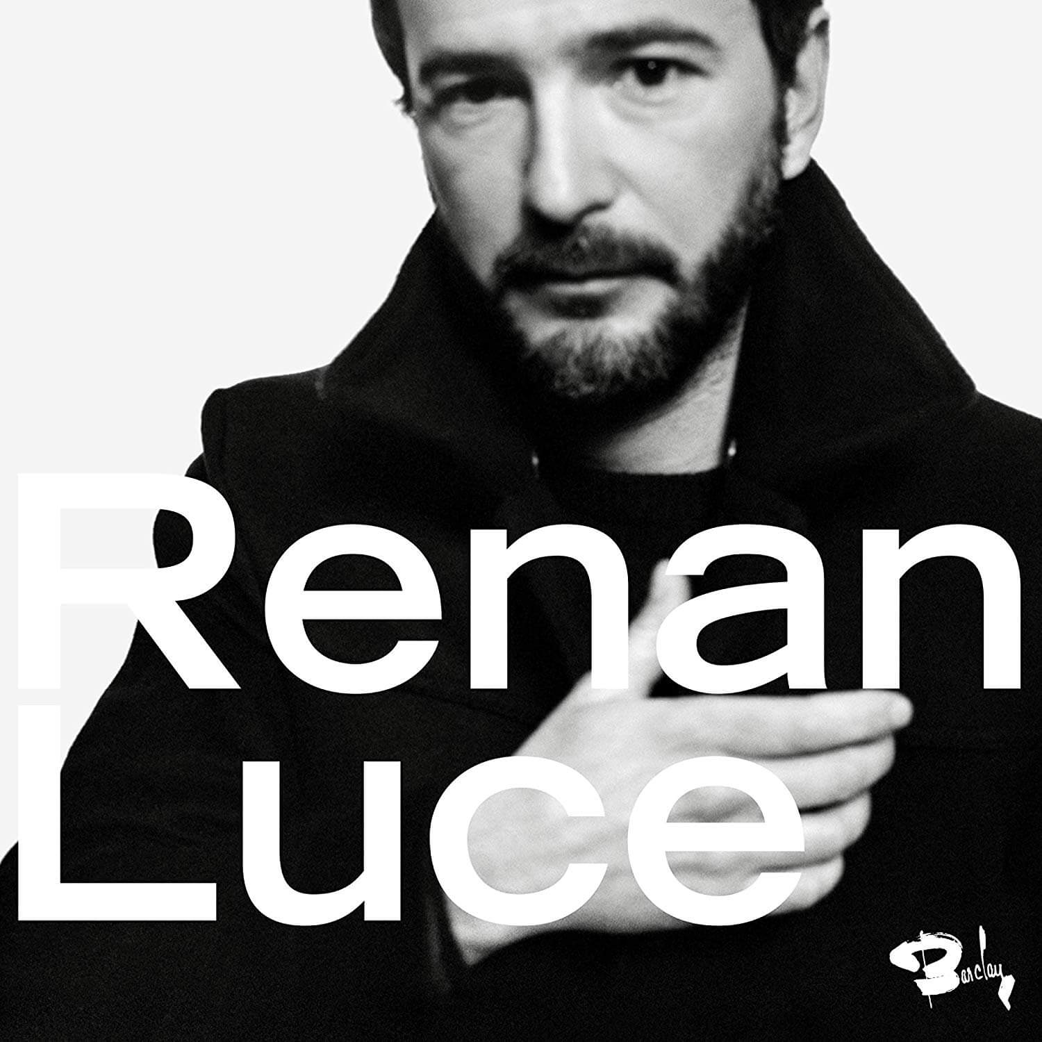 Photo en noir et blanc d'un homme avec le nom Renan Luce sur l'image.