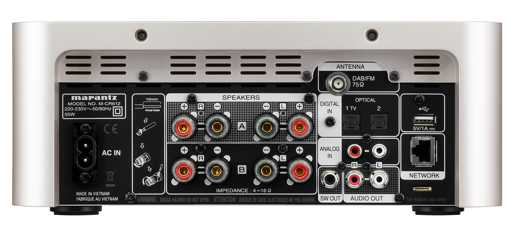 Rückansicht eines silbernen Marantz Stereo-Receivers mit mehreren sichtbaren Ein- und Ausgängen.
