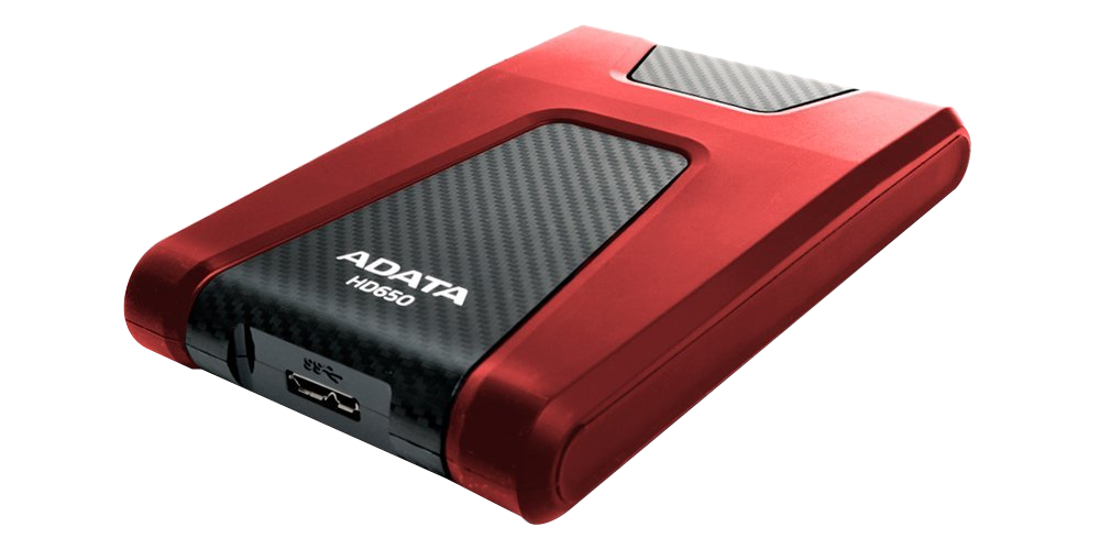 Piros ADATA HD650 külső merevlemez fekete szénszálas mintázattal, fekete háttéren.