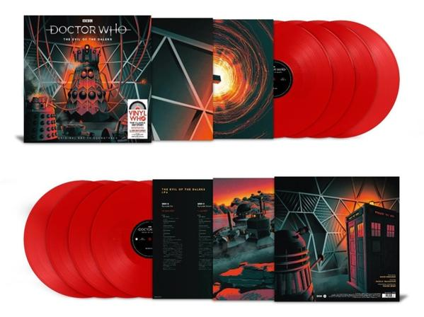 Mehrere rote Schallplatten mit Albumcovern, mit Doctor Who und Daleks.