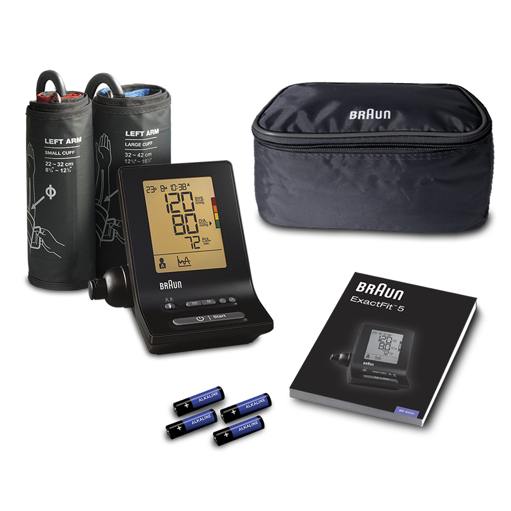 Blutdruckmessgerät-Set mit Manschetten, Monitor, Batterien und einer Tasche.
