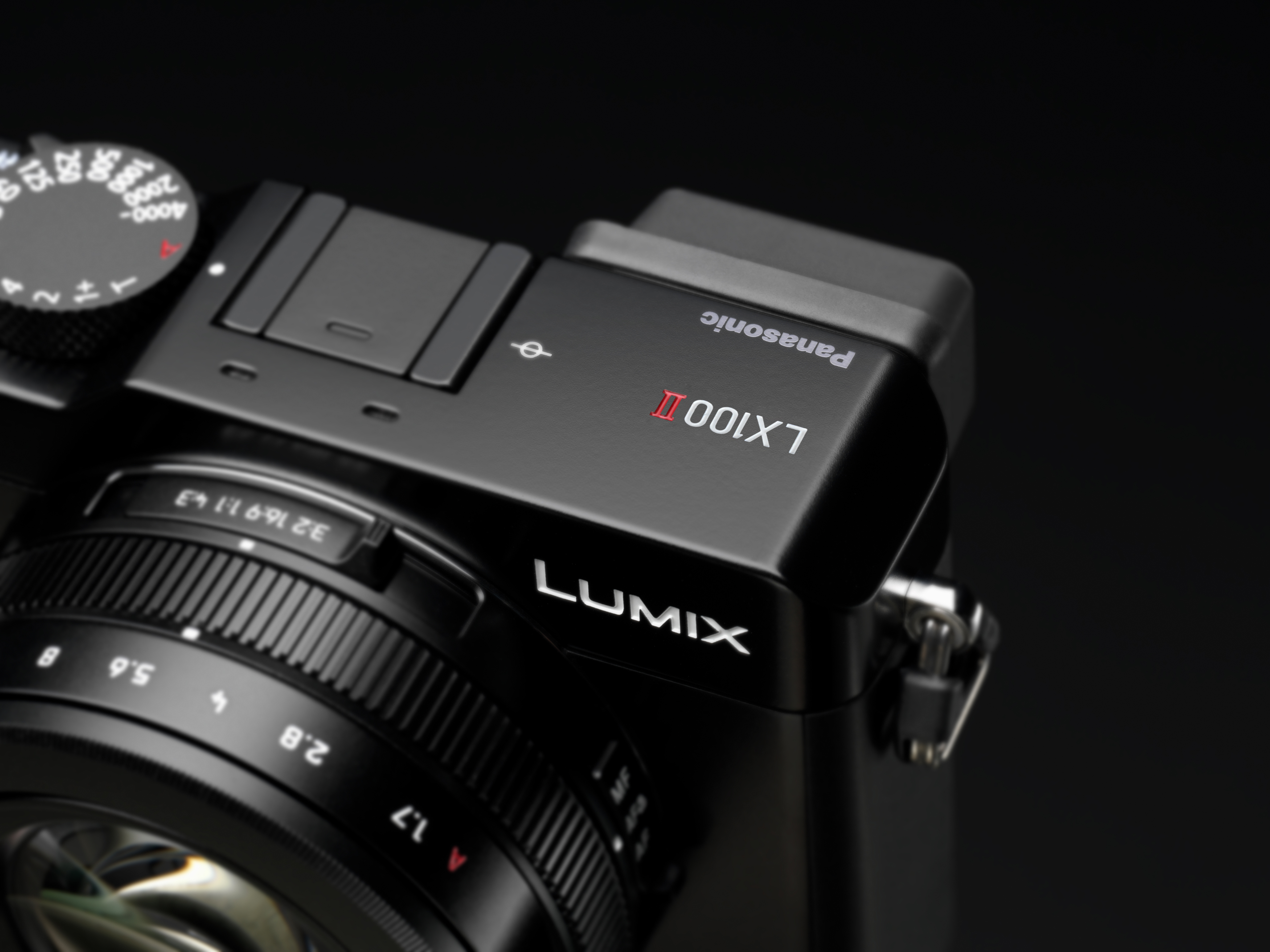 PANASONIC LUMIX DC-LX100 II Digitalkamera Schwarz, 3.1x opt. Zoom, 7.5 cm Display, 1.2 MP, Touch-Funktion, WLAN