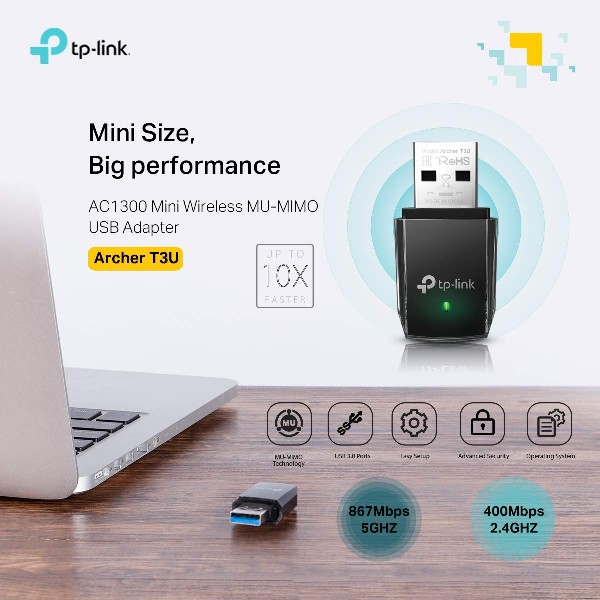 Se muestra un adaptador USB blanco con detalles negros, con texto e iconos.