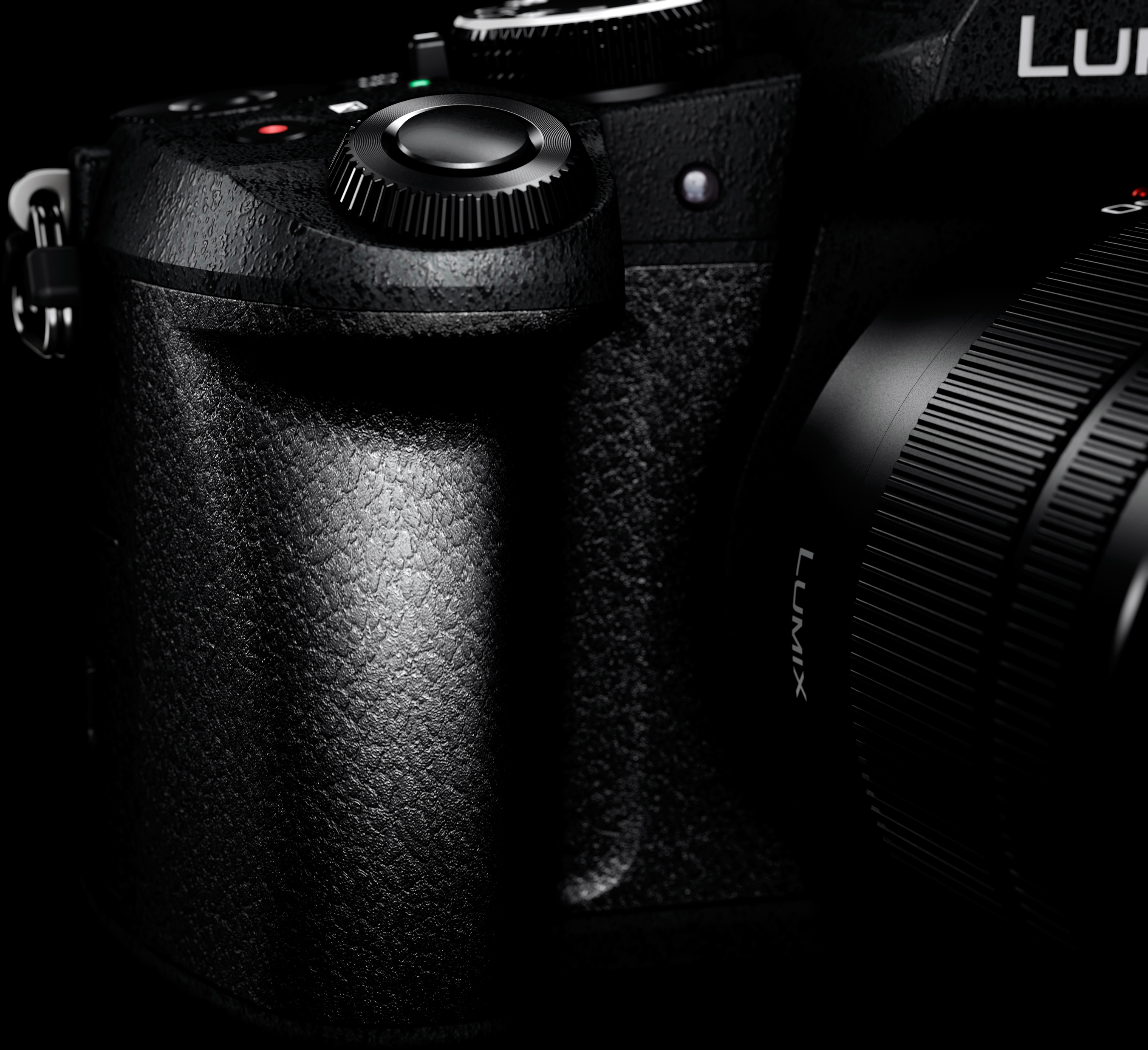 PANASONIC Lumix DMC-G81HAEGK Systemkamera mit Objektiv 14-140 mm, 7,5 cm Display Touchscreen, WLAN