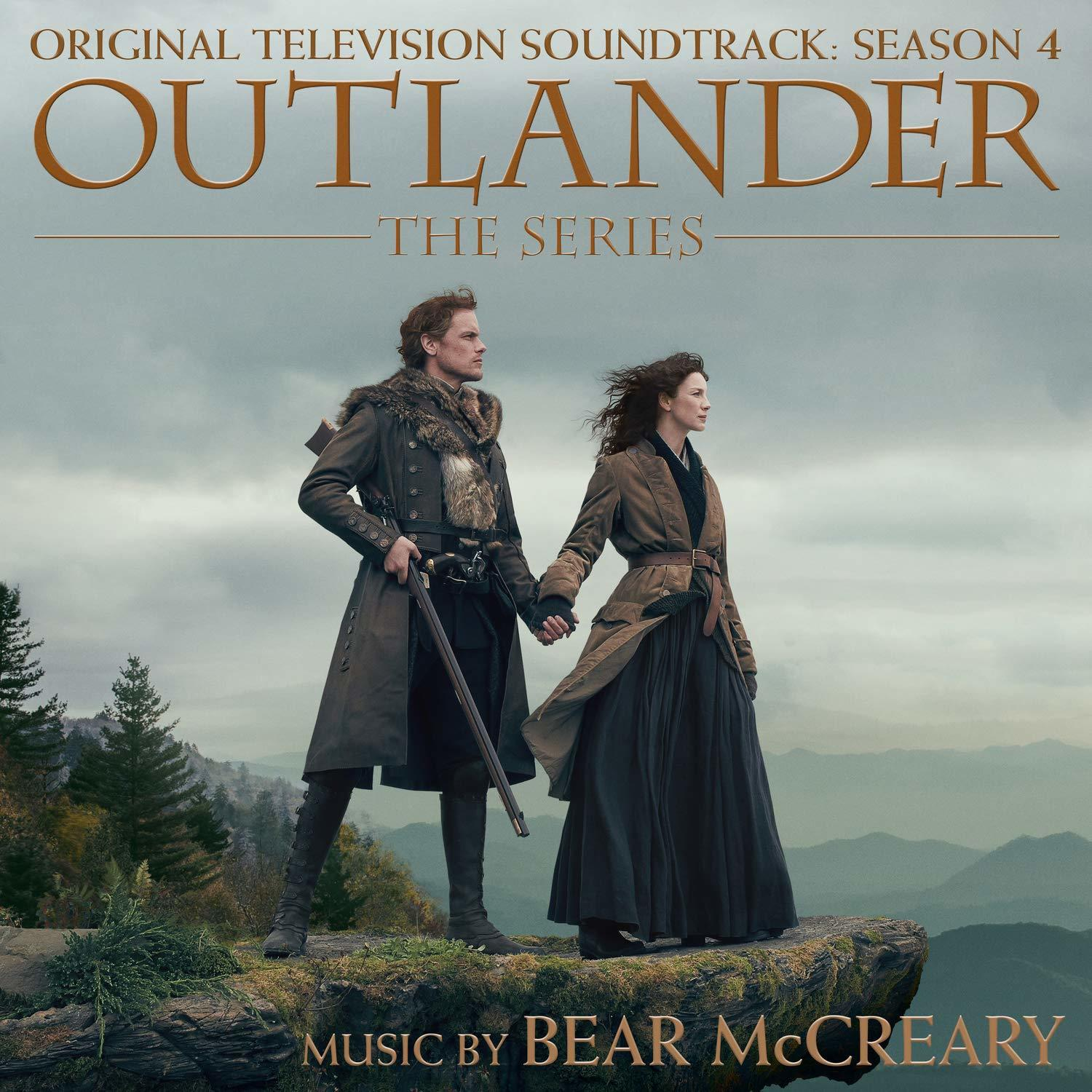 Outlander Staffel 4 Soundtrack-Cover mit einem Paar in historischer Kleidung auf einer Klippe.