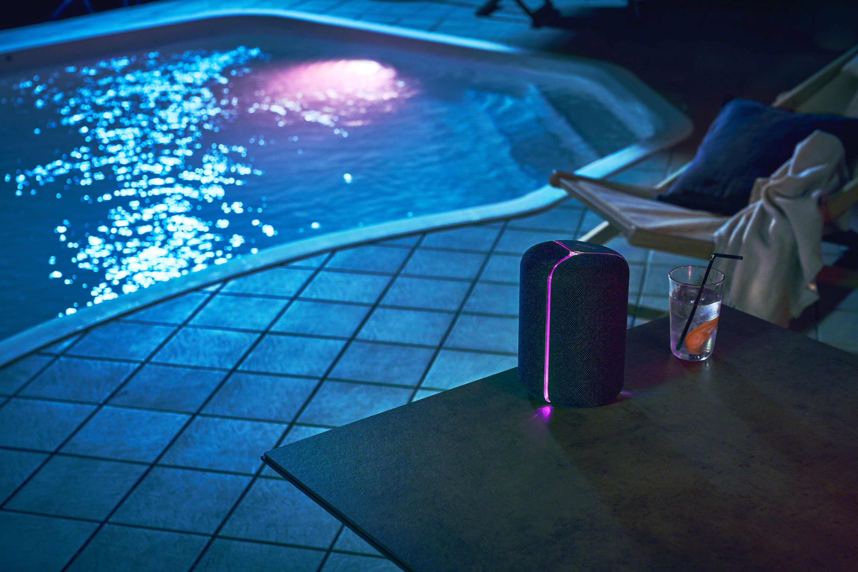 SONY SRS-XB402M Bluetooth Lautsprecher, Schwarz, Wasserfest