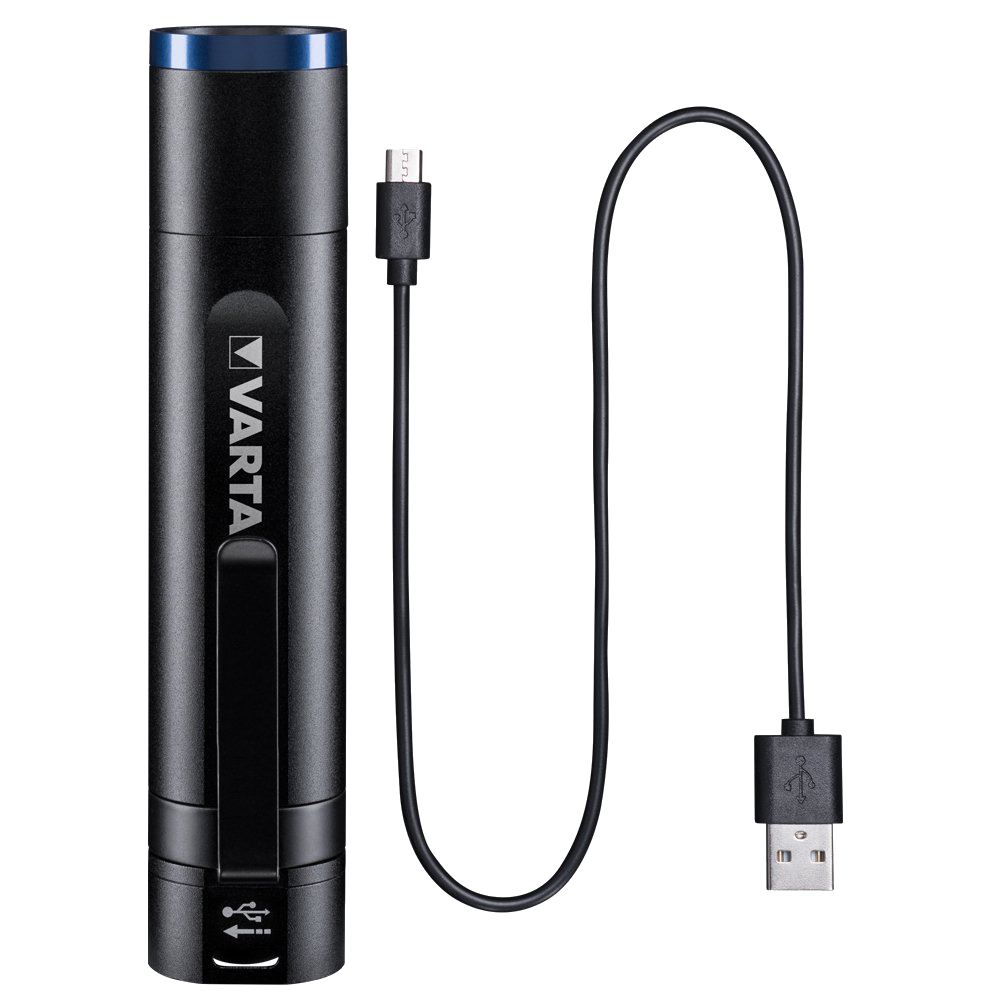 Fekete Varta zseblámpa kék véggel, USB kábellel és Varta logóval. Fekete háttér.