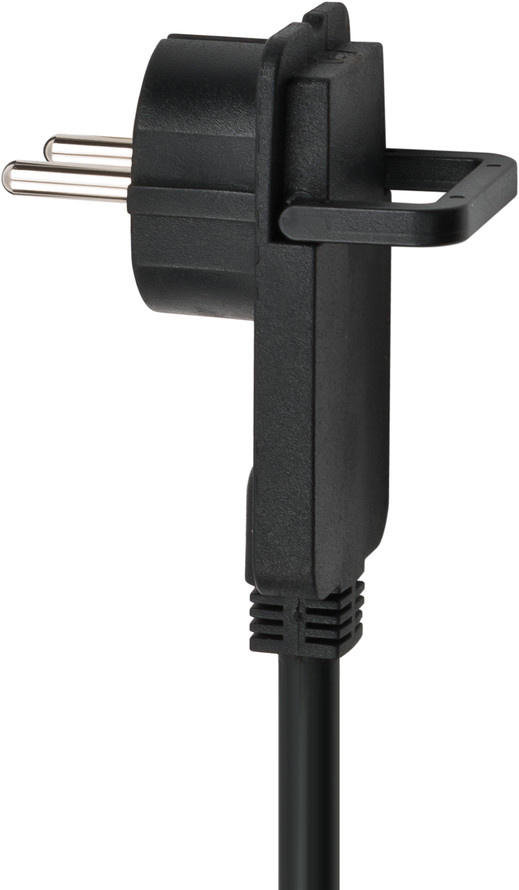 Schwarzer Stecker mit zwei Metallstiften. Ein schwarzes Kabel ist angeschlossen. Nahaufnahme.