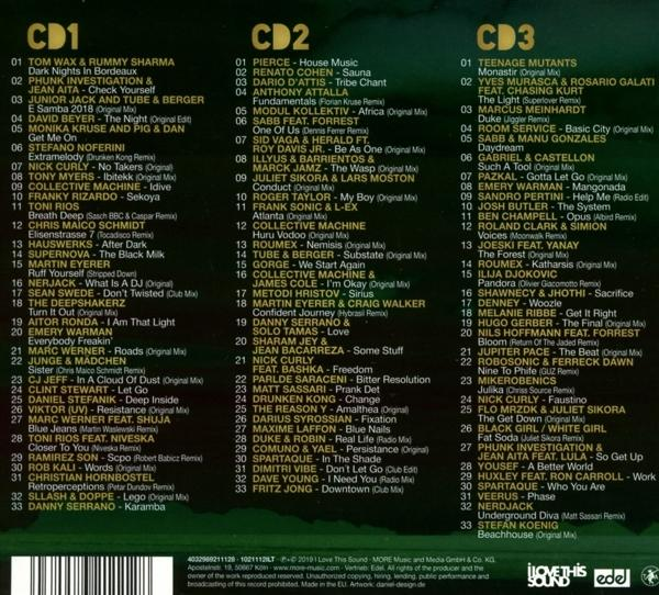 Eine CD-Hülle mit drei CDs, die Text und eine Liste von Songs zeigen.