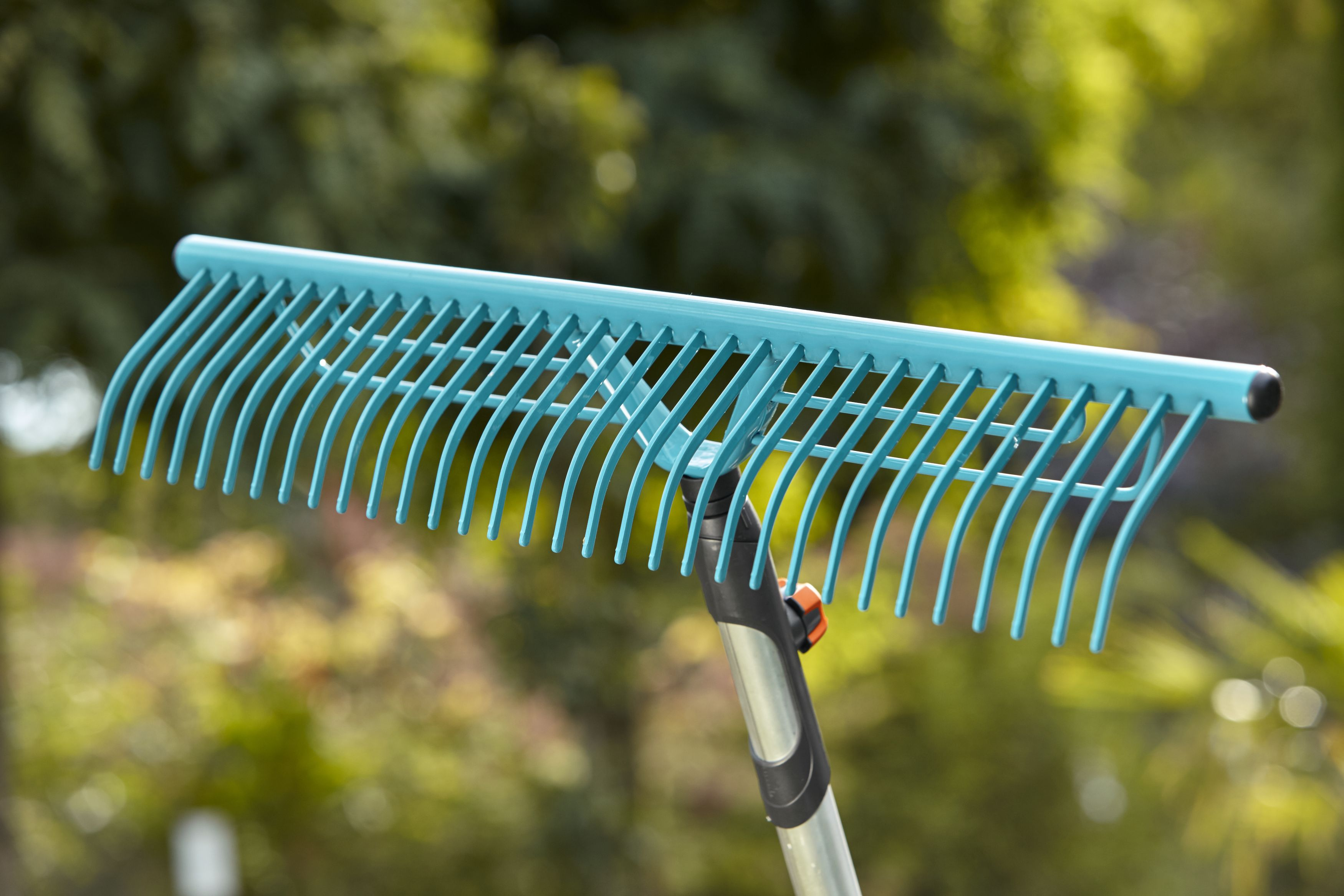 GARDENA 3381-20 Rasenrechen Türkis