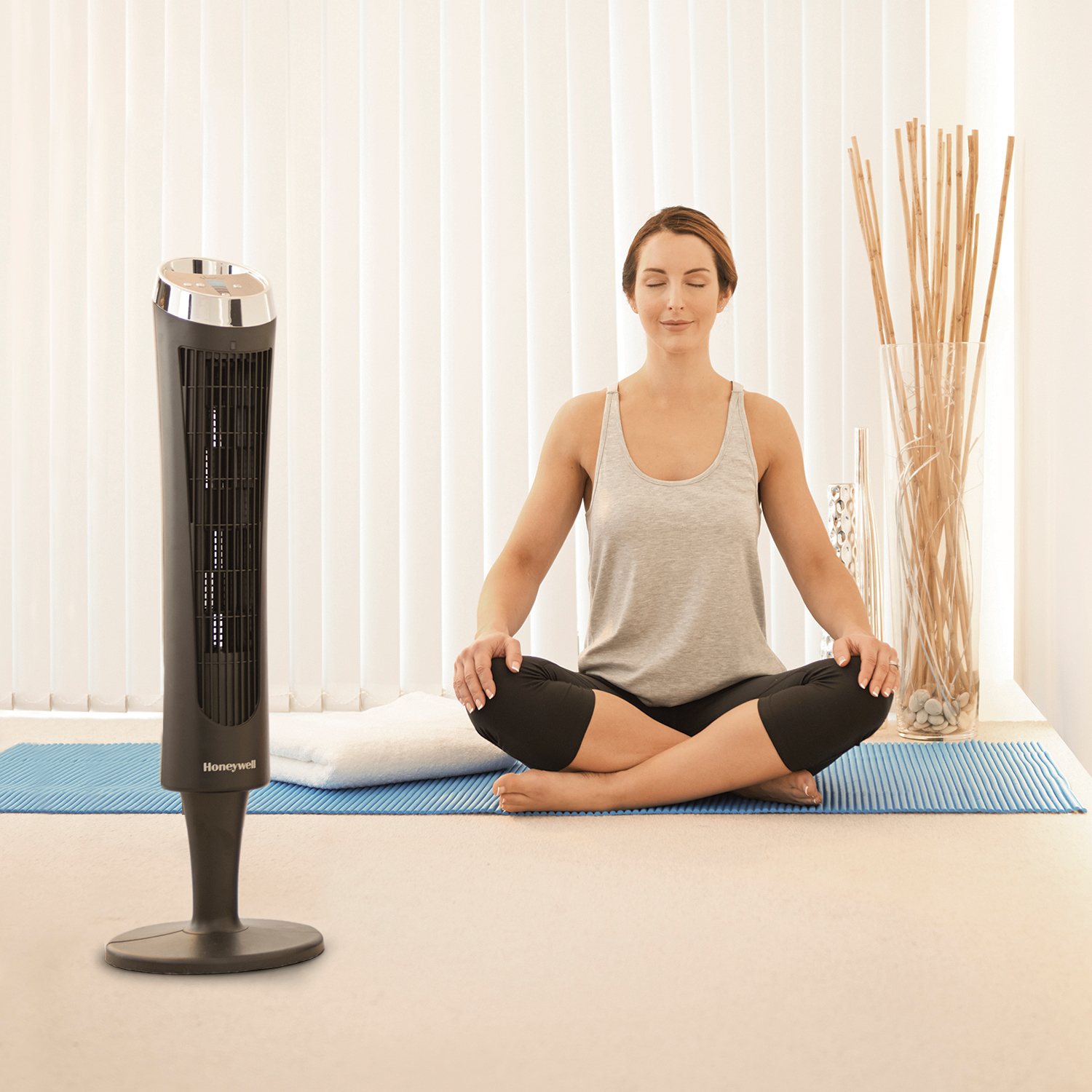 HONEYWELL HY 254 E4 Turmventilator Schwarz/Chrom (35 Watt)