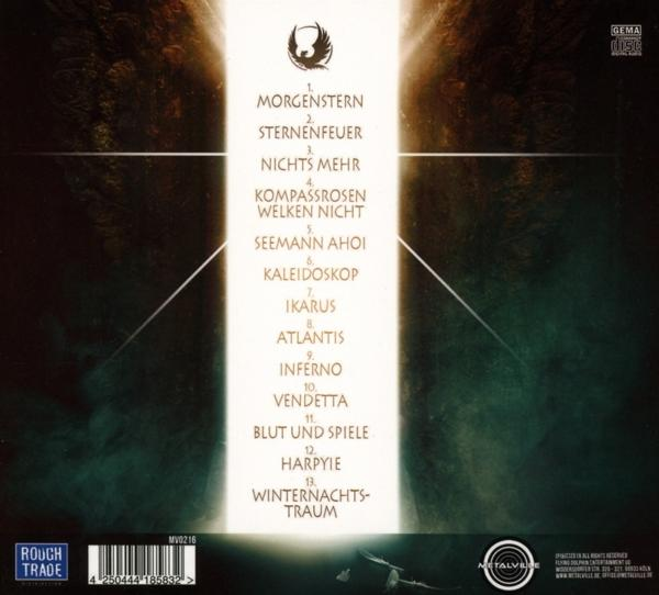 Albumcover mit Titelliste auf Deutsch, Logo und dunklem, nebligem Hintergrund.