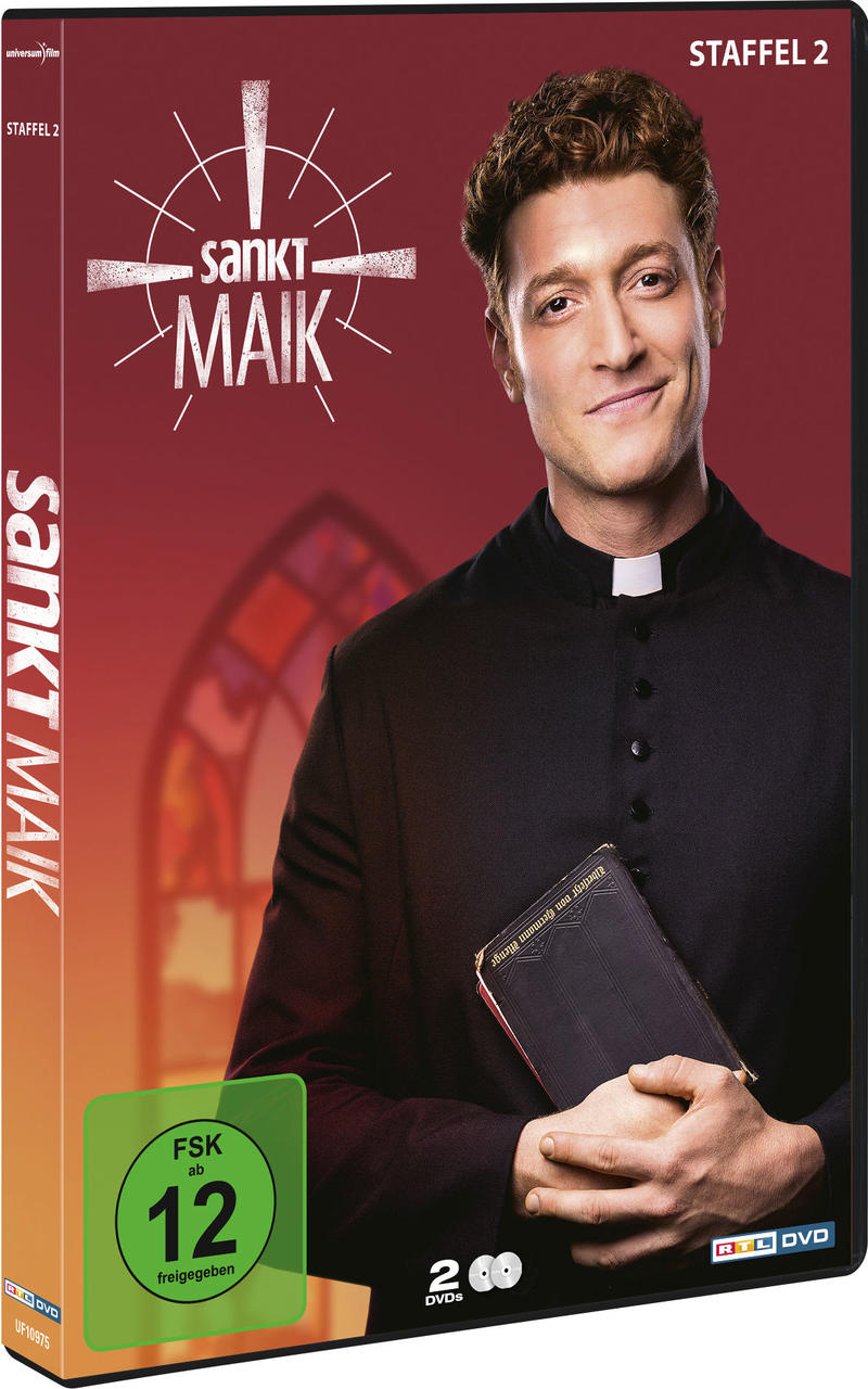 DVD-Box mit einem Mann, der ein Buch hält, dahinter ein Kirchenfenster.