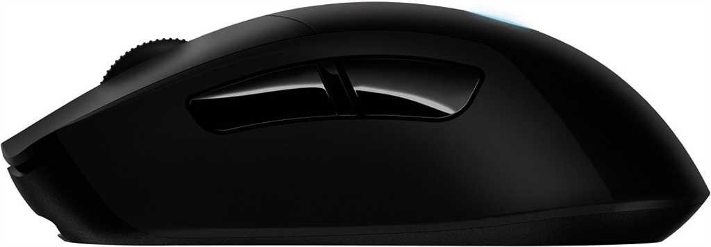Eine schwarze Computermaus mit zwei Seitentasten und einem Scrollrad.