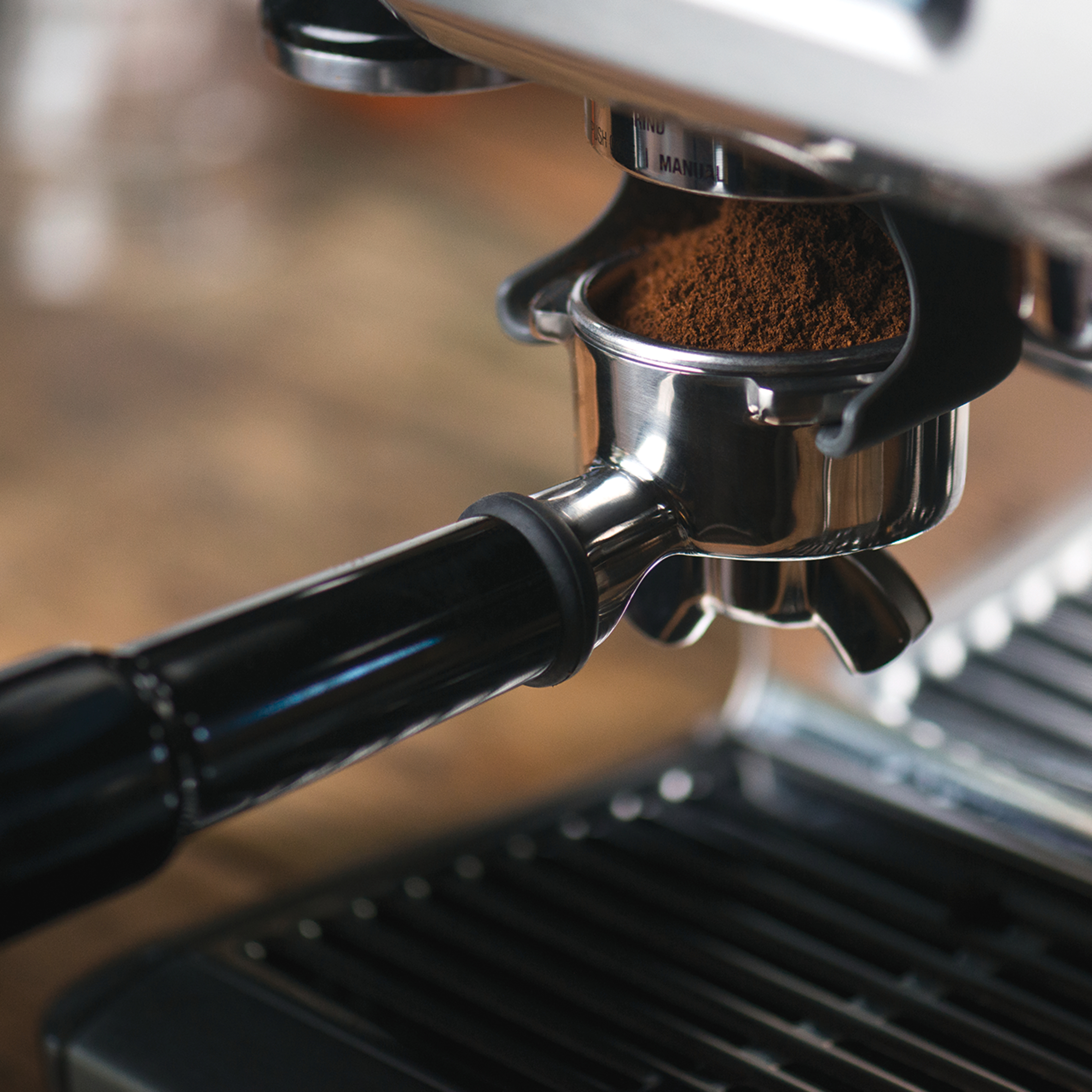 SAGE SES880BKS4EEU1tThe Barista Touch Espressomaschine Glänzend Schwarz