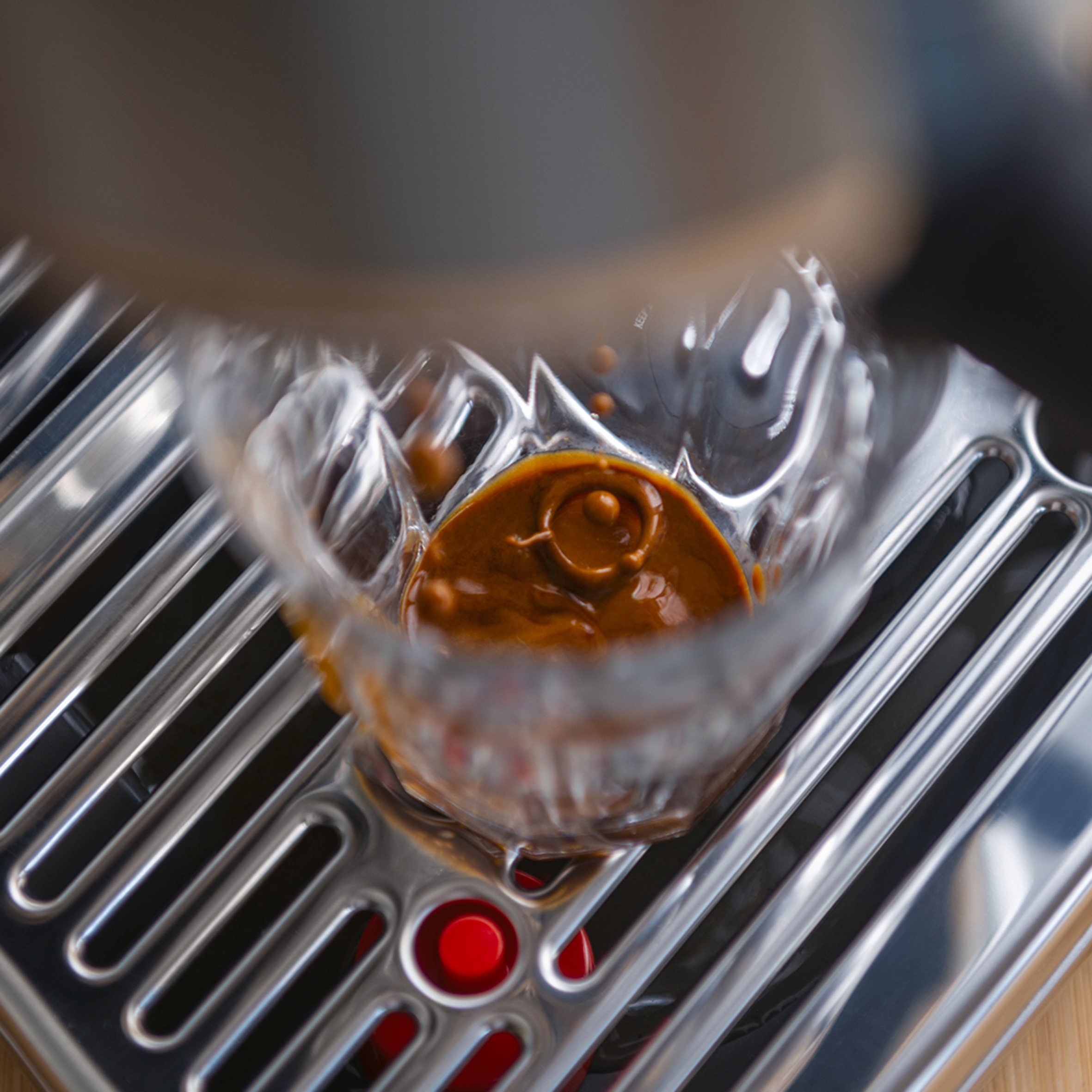 SAGE SES500BTR4EEU1 the Bambino Plus Espressomaschine Schwarz