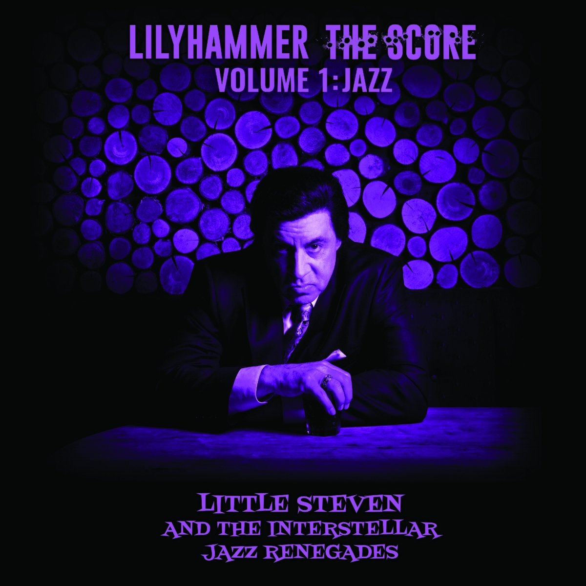 Pochette de l'album Lilyhammer The Score Volume 1: Jazz avec un homme à une table.