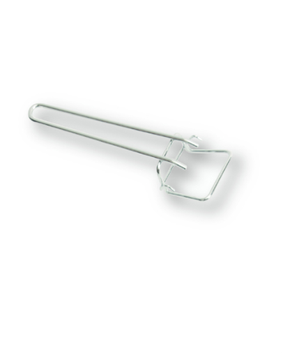 Silberner Metallanzünder mit langem Griff, auf weißem Hintergrund.