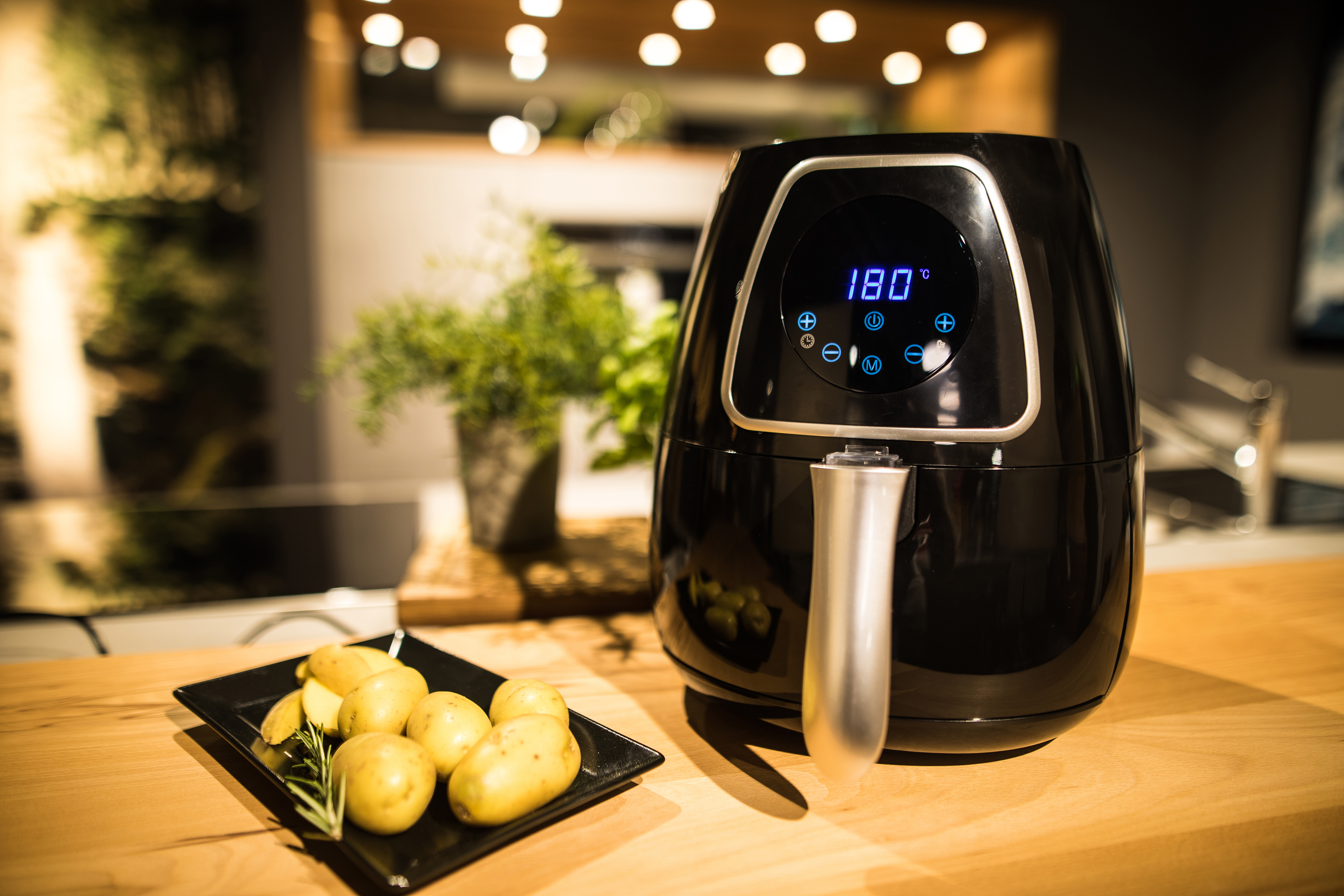 KOENIC KAF 4110 B Heißluftfritteuse 1300 Watt Schwarz