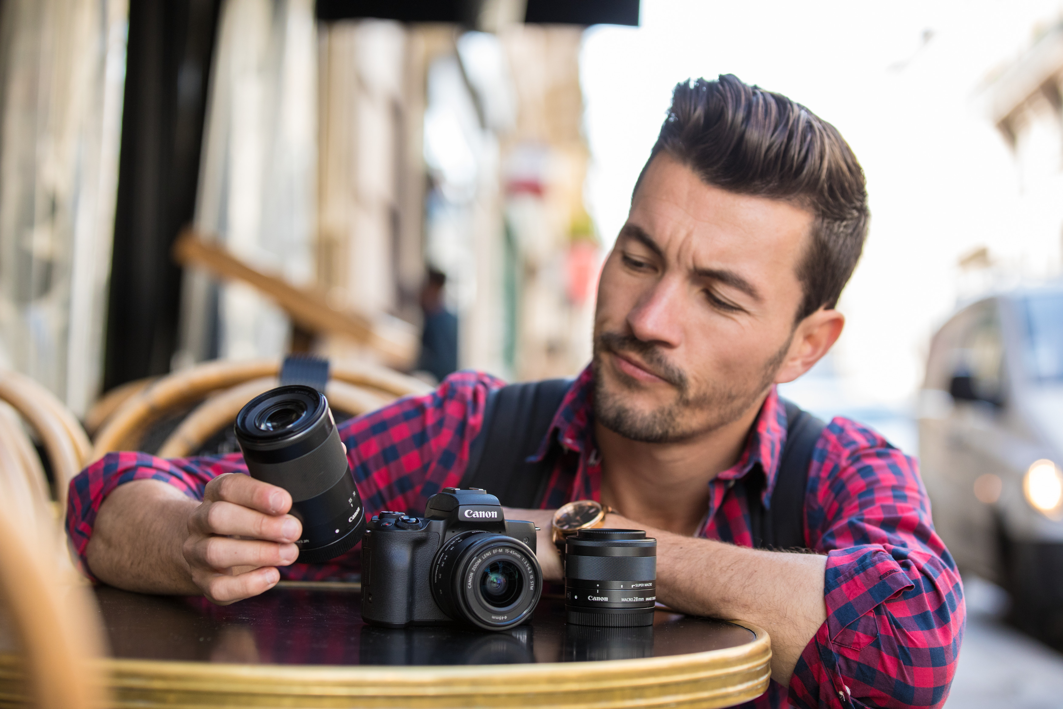 CANON EOS M50 Kit Systemkamera mit Objektiv 15-45 mm, 55-200 mm, 7,5 cm Display Touchscreen, WLAN