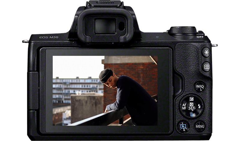 CANON EOS M50 + EF-M 15-45mm f/3.5-6.3 IS STM + EF-M 55-200mm f/4.5-6.3 IS STM Fotoğraf Makinesi Siyah