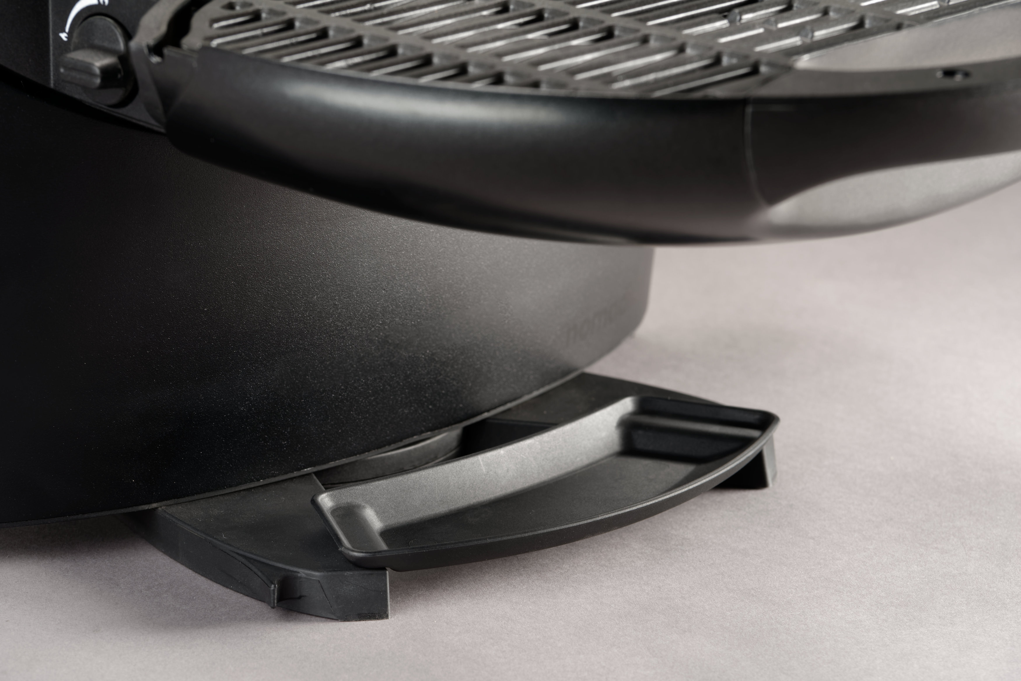 NOMADIQ 18.2256.88MB Gasgrill, Schwarz (3200 Watt)
