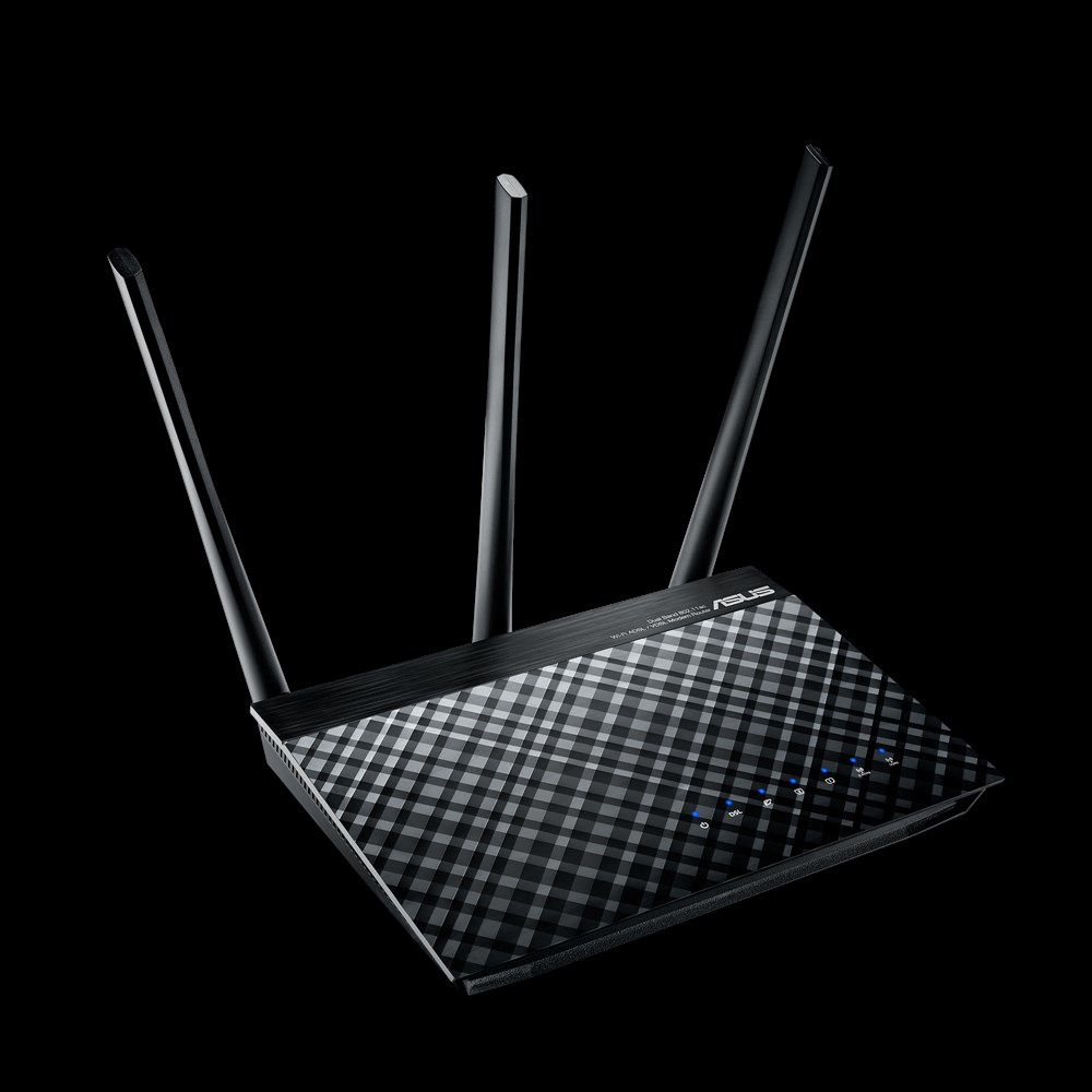 Siyah bir arka plan üzerinde üç antenli siyah bir Asus yönlendirici.