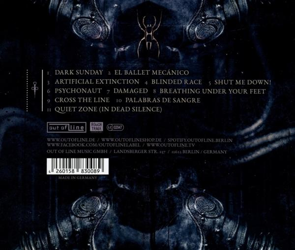 Rückseite der CD-Hülle mit Titelliste, dunklem Hintergrund und einem Spinnenbild.