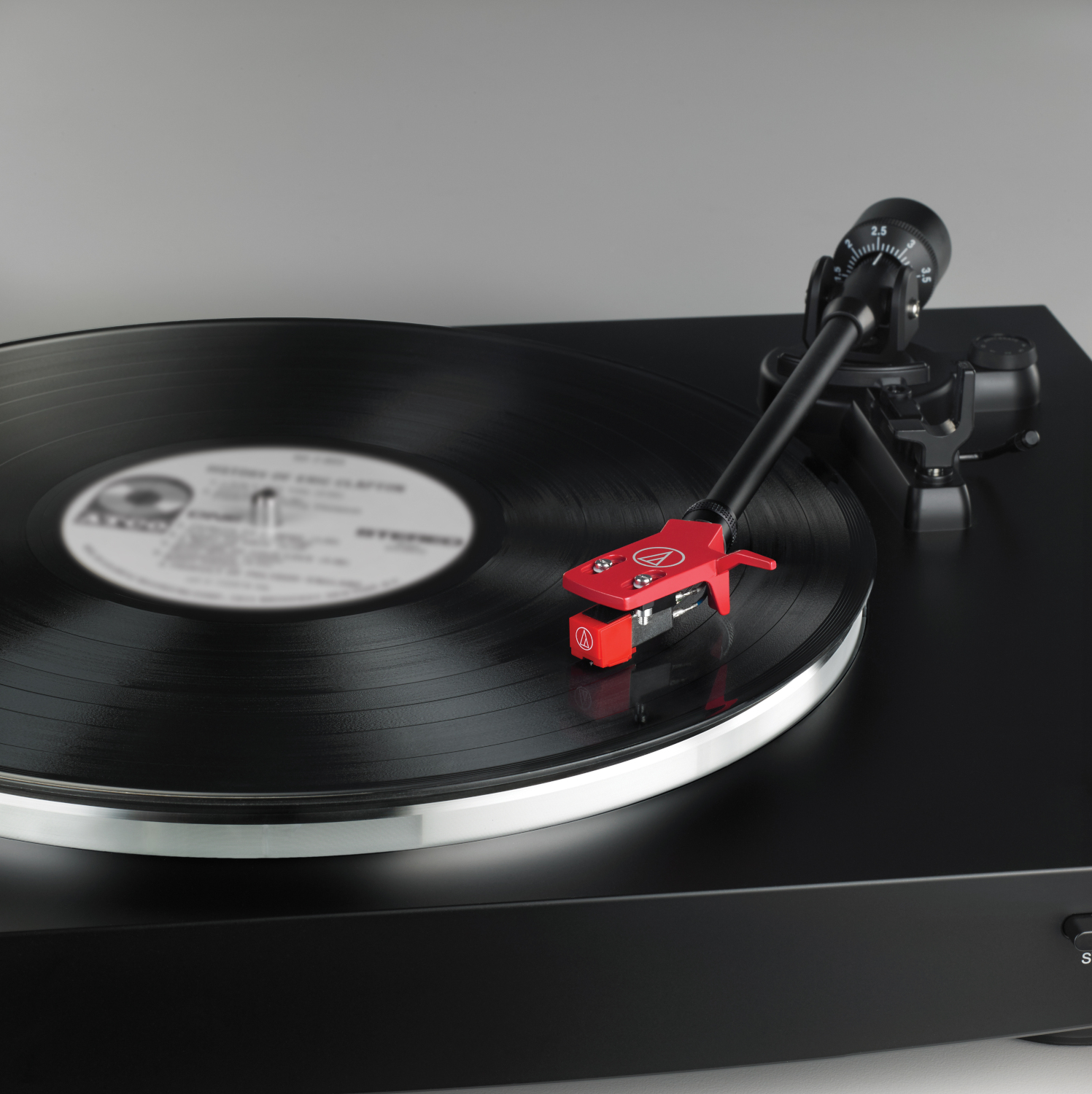 AUDIO TECHNICA Tourne-disque Stéréo Noir (AT-LP3BK)