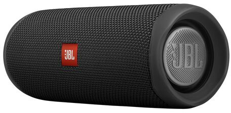 Schwarzer JBL-Lautsprecher. JBL-Logo auf der Vorderseite. Schwarzer Hintergrund.