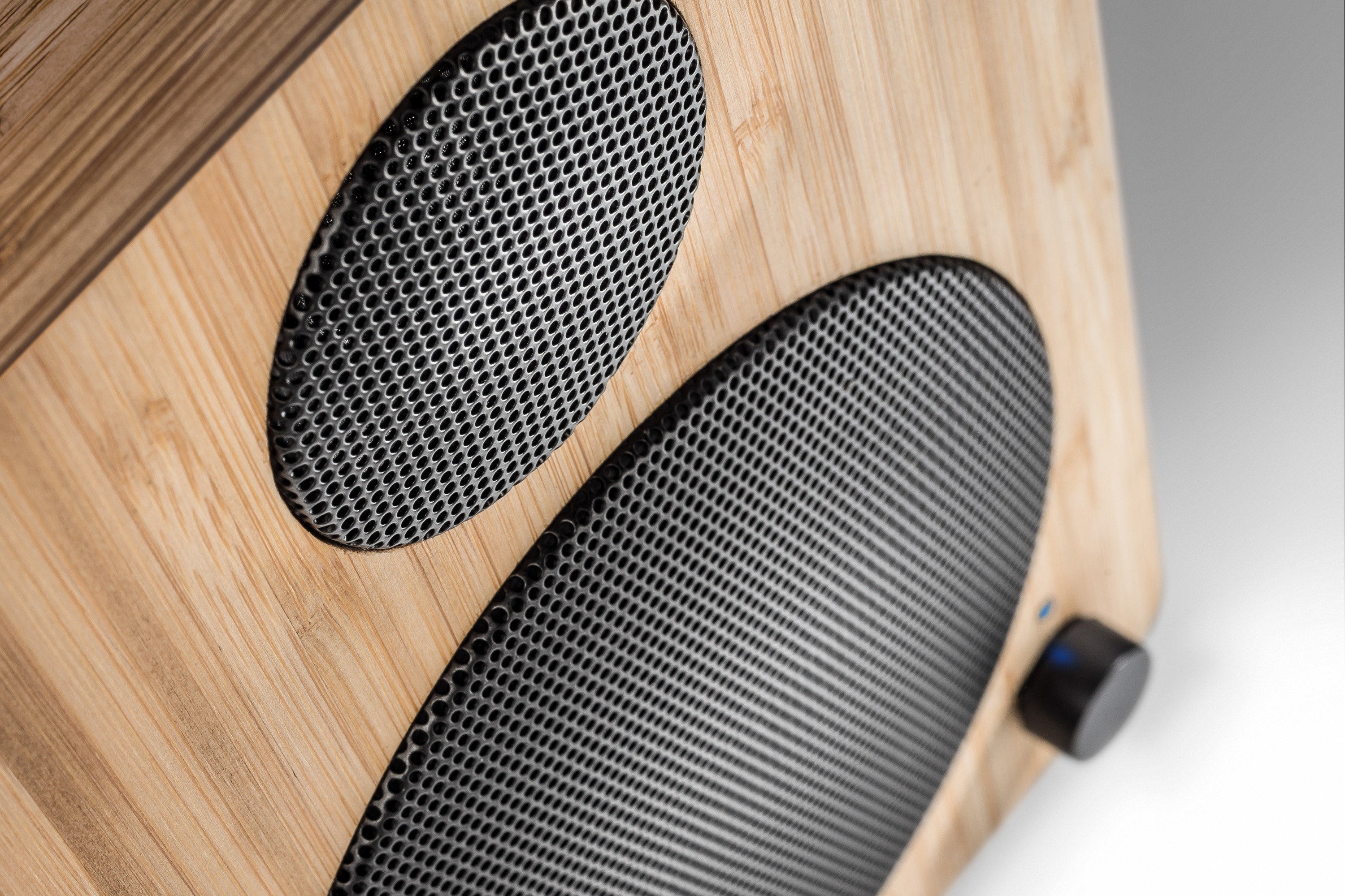 WAVEMASTER CUBE MINI NEO Regallautsprecher (Aktives Regallautsprechersystem mit Bluetooth und Fernbedienung, Bambus