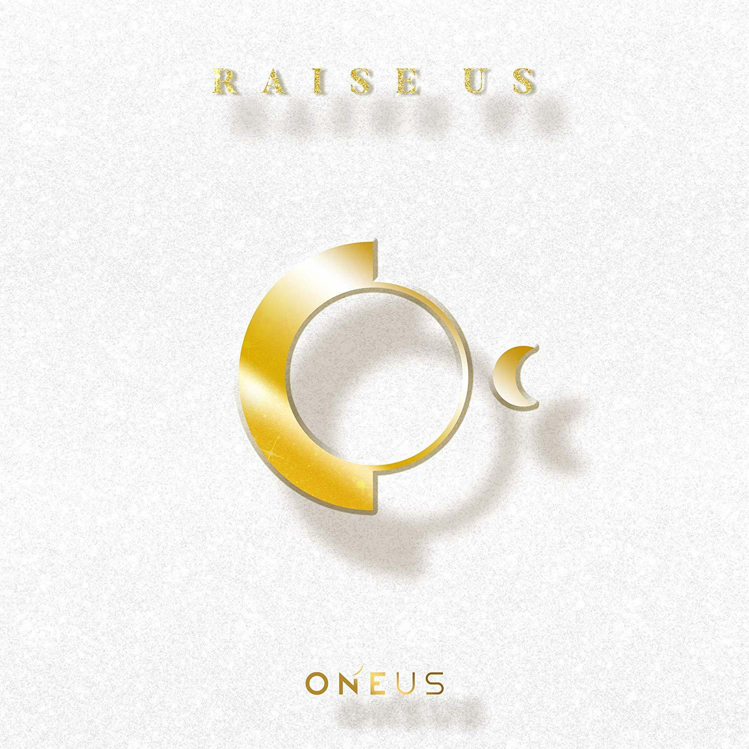 Gouden logo met de woorden RAISE US en ONEUS op een witte achtergrond.